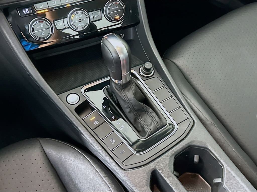 2019 Volkswagen Jetta - Image 16