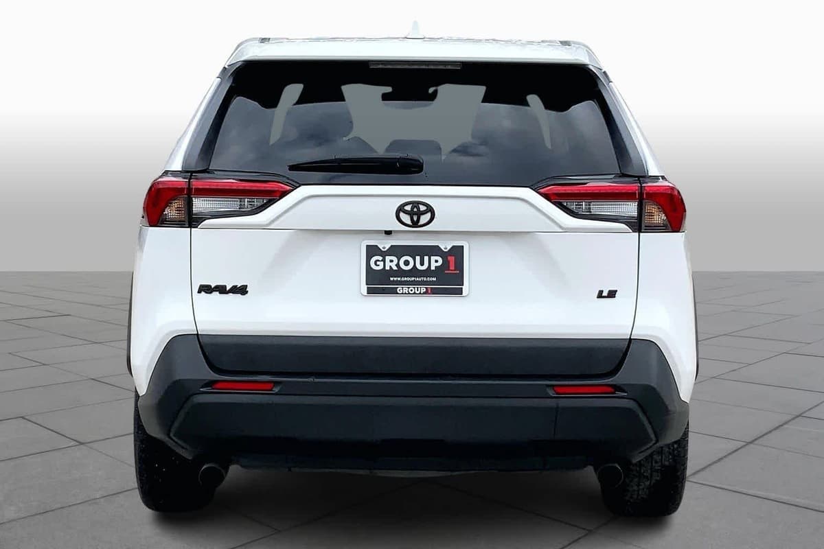 2023 Toyota RAV4 - Image 5