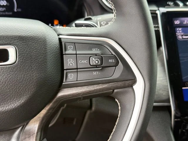 2024 Jeep Grand Cherokee - Image 15