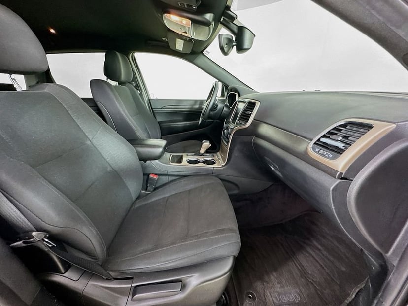 2017 Jeep Grand Cherokee - Image 34