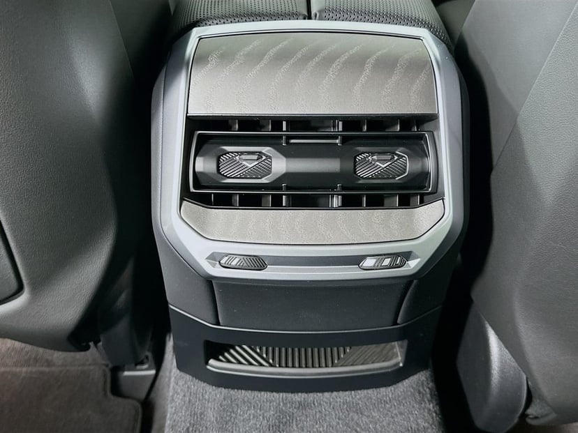 2026 BMW i7 - Image 18