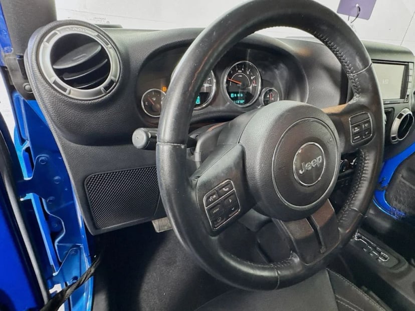 2016 Jeep Wrangler - Image 12