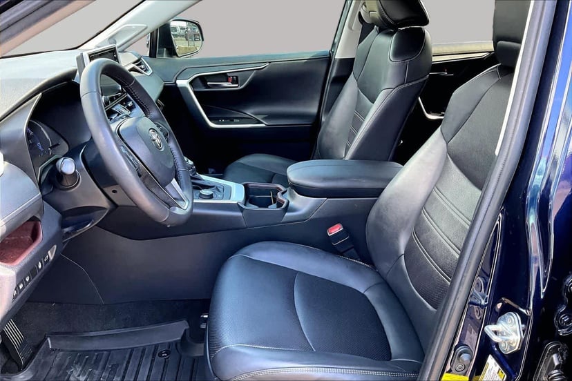 2020 Toyota RAV4 Hybrid - Image 10