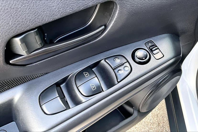 2023 Nissan Kicks - Image 35