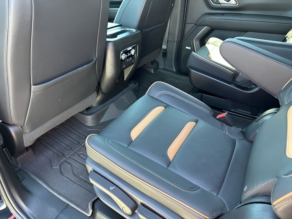2023 GMC Yukon - Image 21
