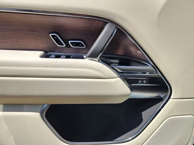 2026 Land Rover Range Rover - Image 16