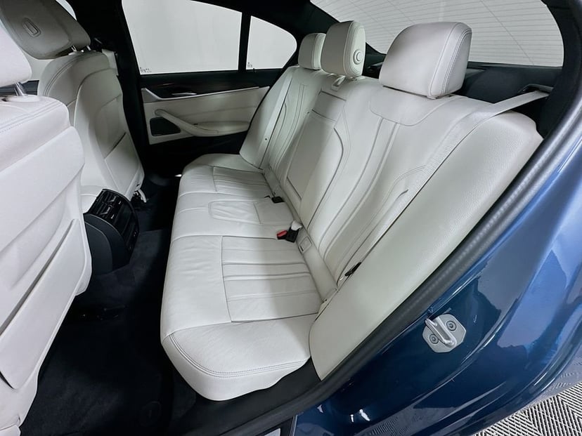 2023 BMW 5 Series - Image 25