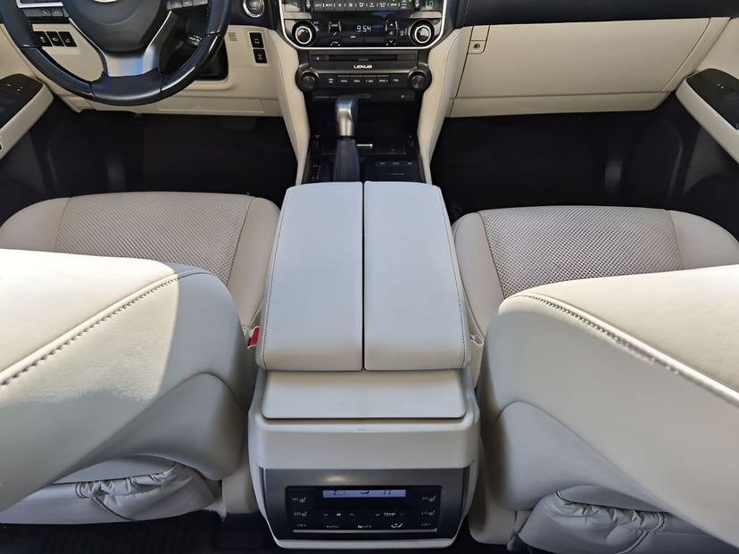 2023 Lexus GX - Image 23