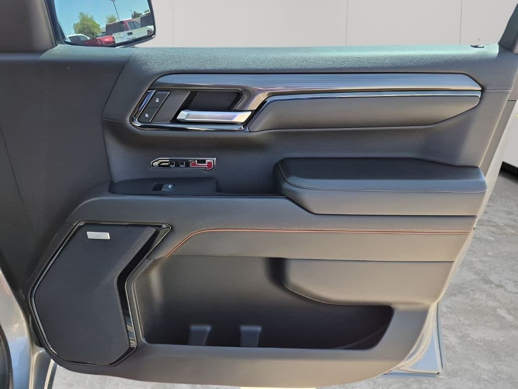 2024 GMC Sierra 1500 - Image 13