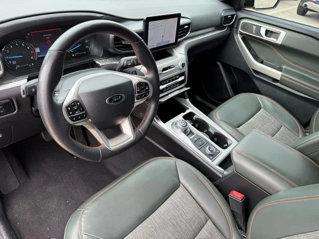 2023 Ford Explorer - Image 9