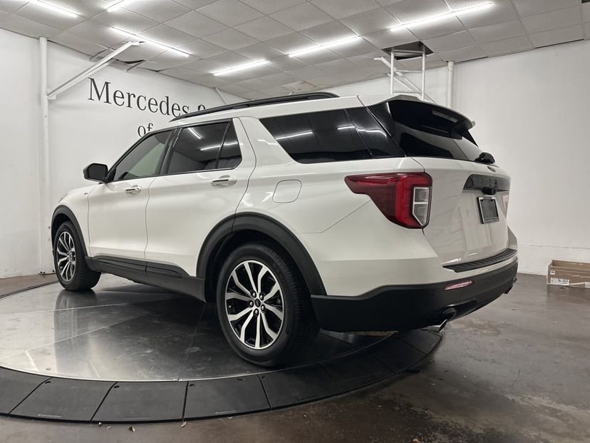 2022 Ford Explorer - Image 5