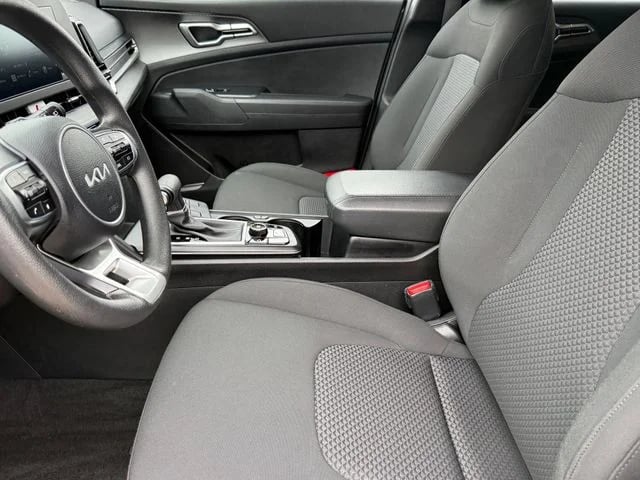 2025 Kia Sportage - Image 12