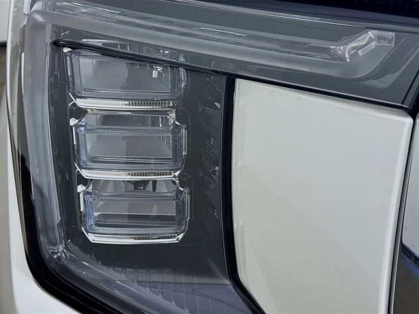 2022 GMC Yukon - Image 39