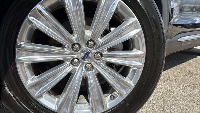2020 Ford Explorer - Image 9