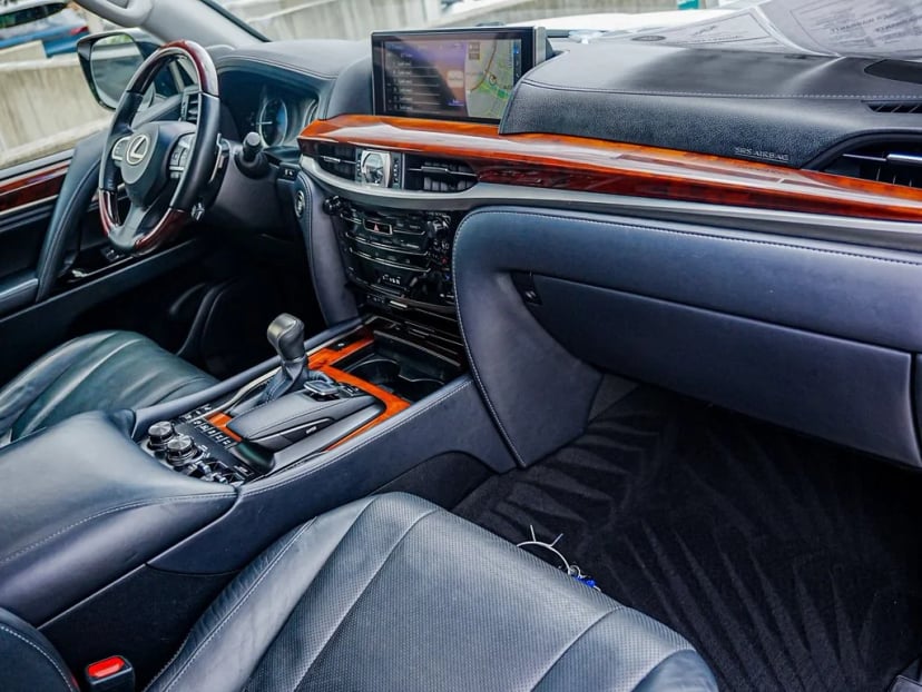 2021 Lexus LX - Image 27