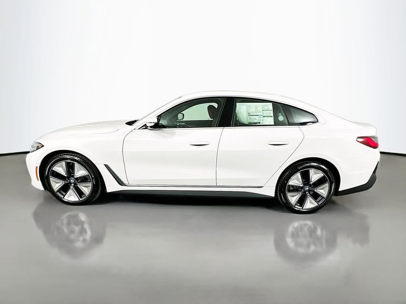2026 BMW i4 - Image 8