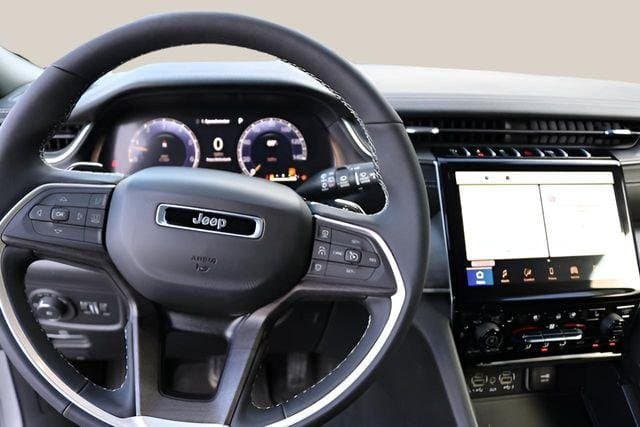 2025 Jeep Grand Cherokee - Image 19