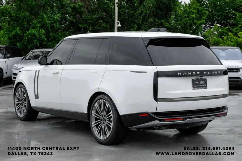 2026 Land Rover Range Rover - Image 8