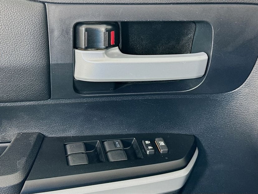 2018 Toyota Tundra - Image 18