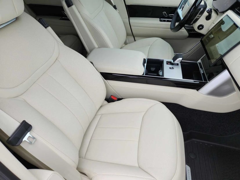 2026 LAND ROVER Range Rover - Image 12