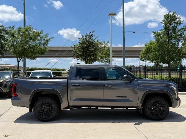 2025 Toyota Tundra - Image 33