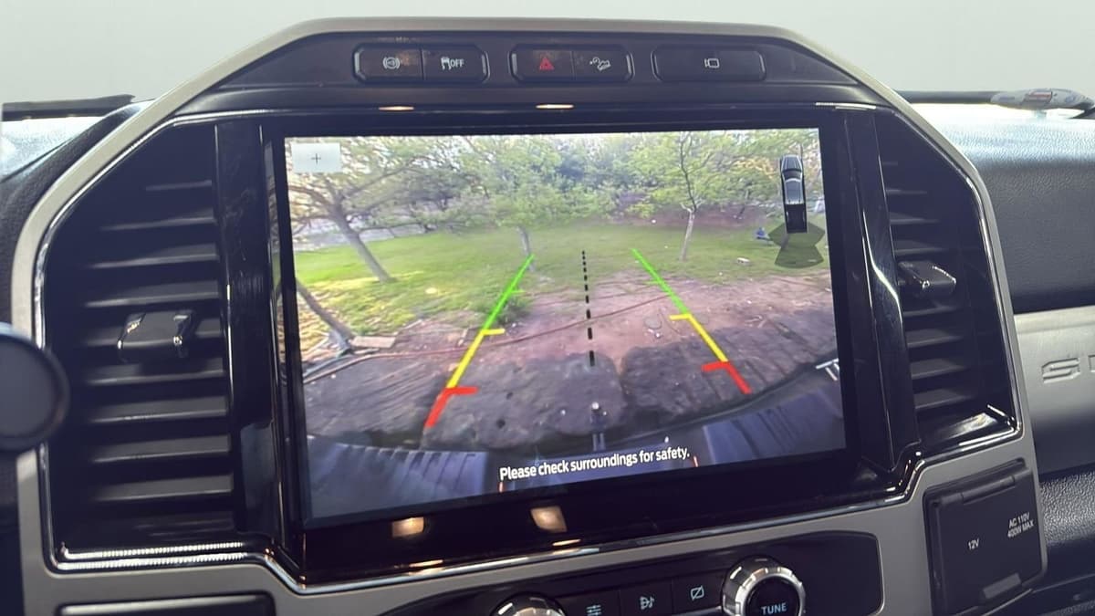 2022 Ford F-350SD - Image 16