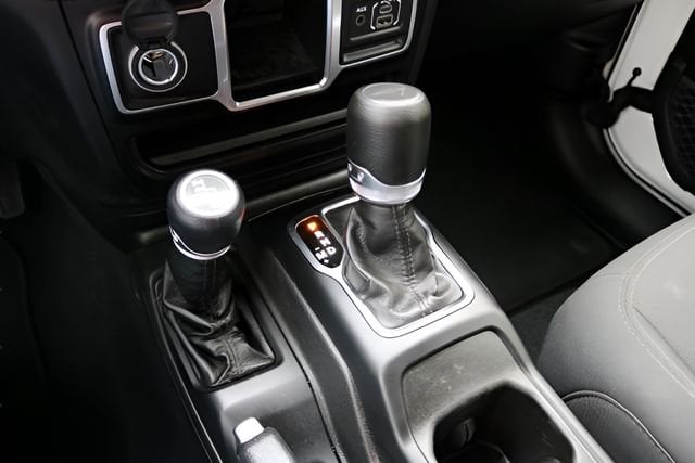 2022 Jeep Gladiator - Image 22