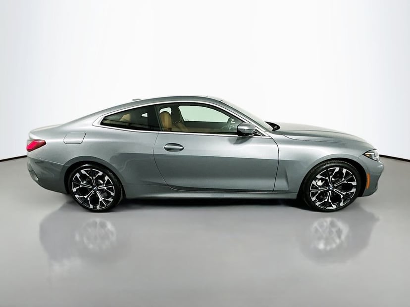 2025 BMW 4 Series - Image 4