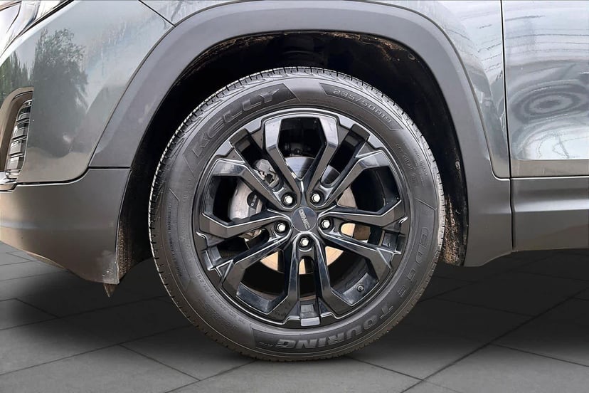 2020 GMC Terrain - Image 11