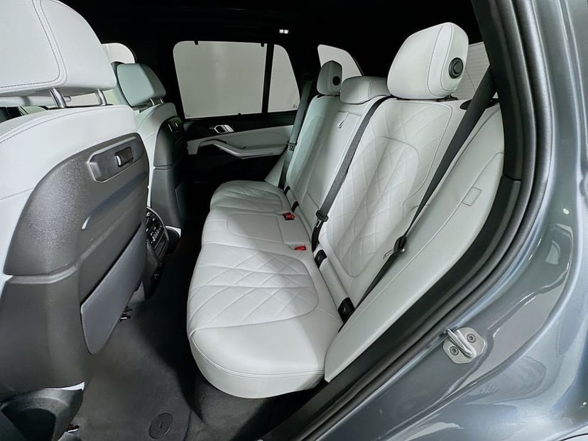 2025 BMW X5 - Image 25