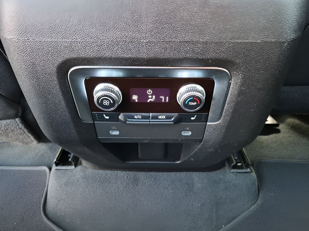 2024 GMC Yukon XL - Image 21