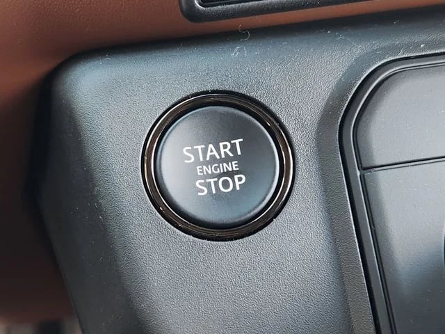 2026 Land Rover Defender 110 - Image 20