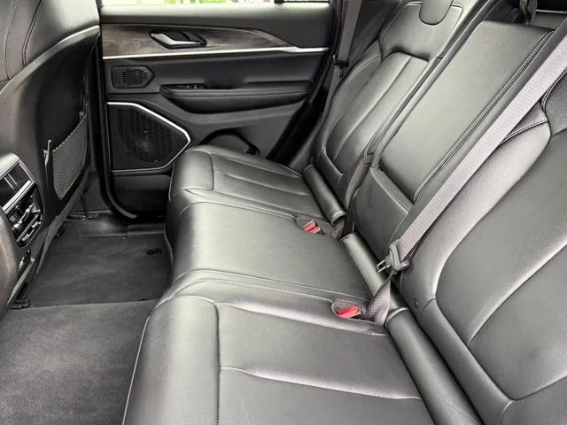 2024 Jeep Grand Cherokee - Image 24