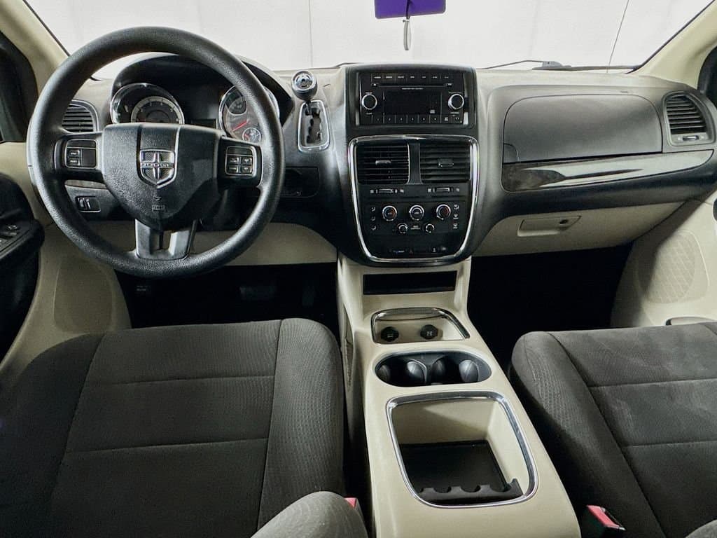 2012 DODGE Grand - Image 23
