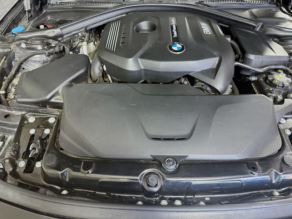 2017 BMW 3 - Image 39