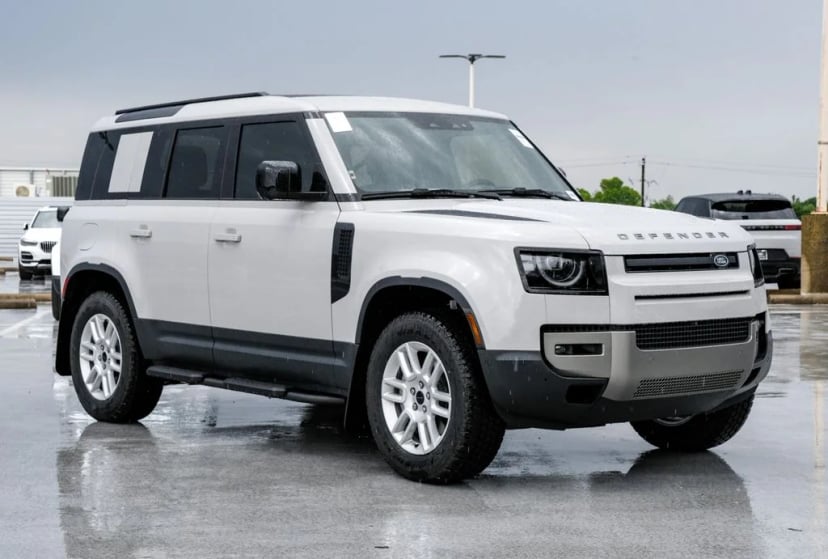 2026 Land Rover Defender 110 - Image 4