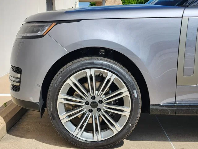 2026 Land Rover Range Rover - Image 6