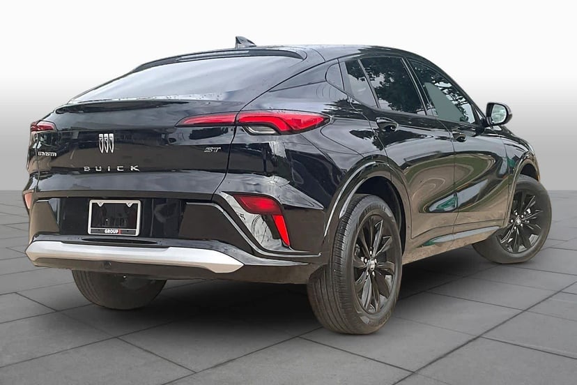 2024 Buick Envista - Image 13