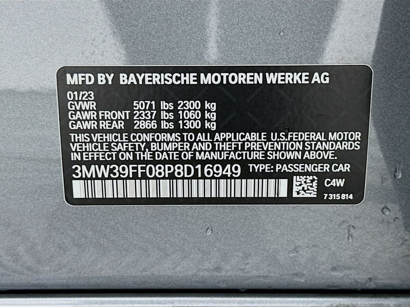 2023 BMW 3 Series - Image 33