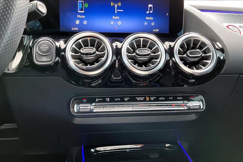 2025 Mercedes-Benz GLA 250 - Image 34