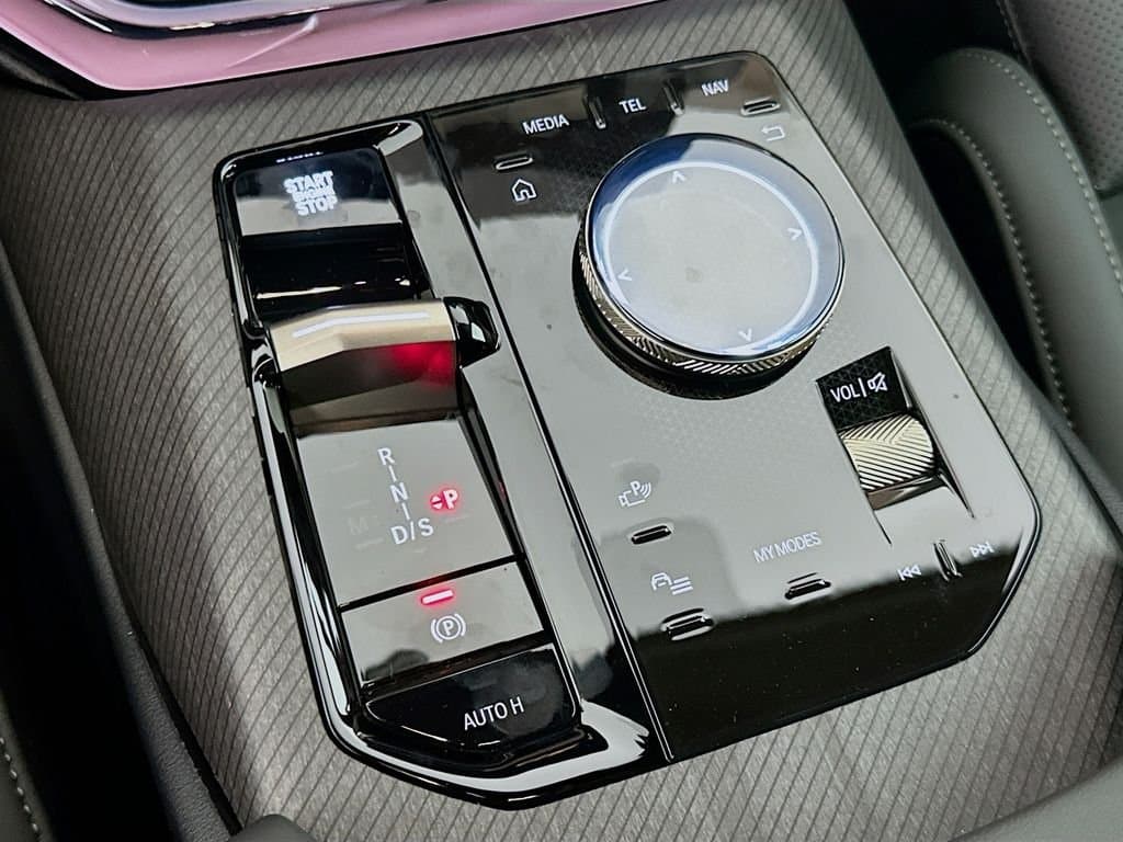 2025 BMW X3 - Image 15