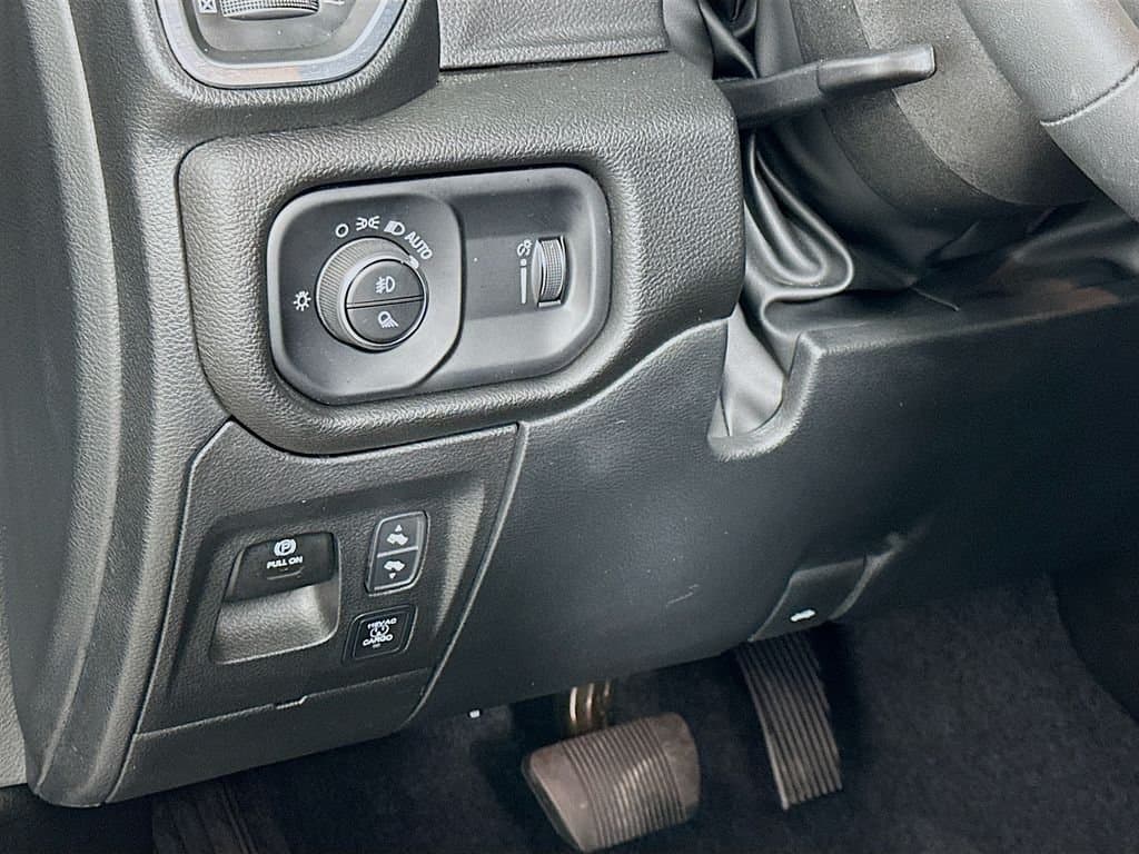 2025 Ram 1500 - Image 10