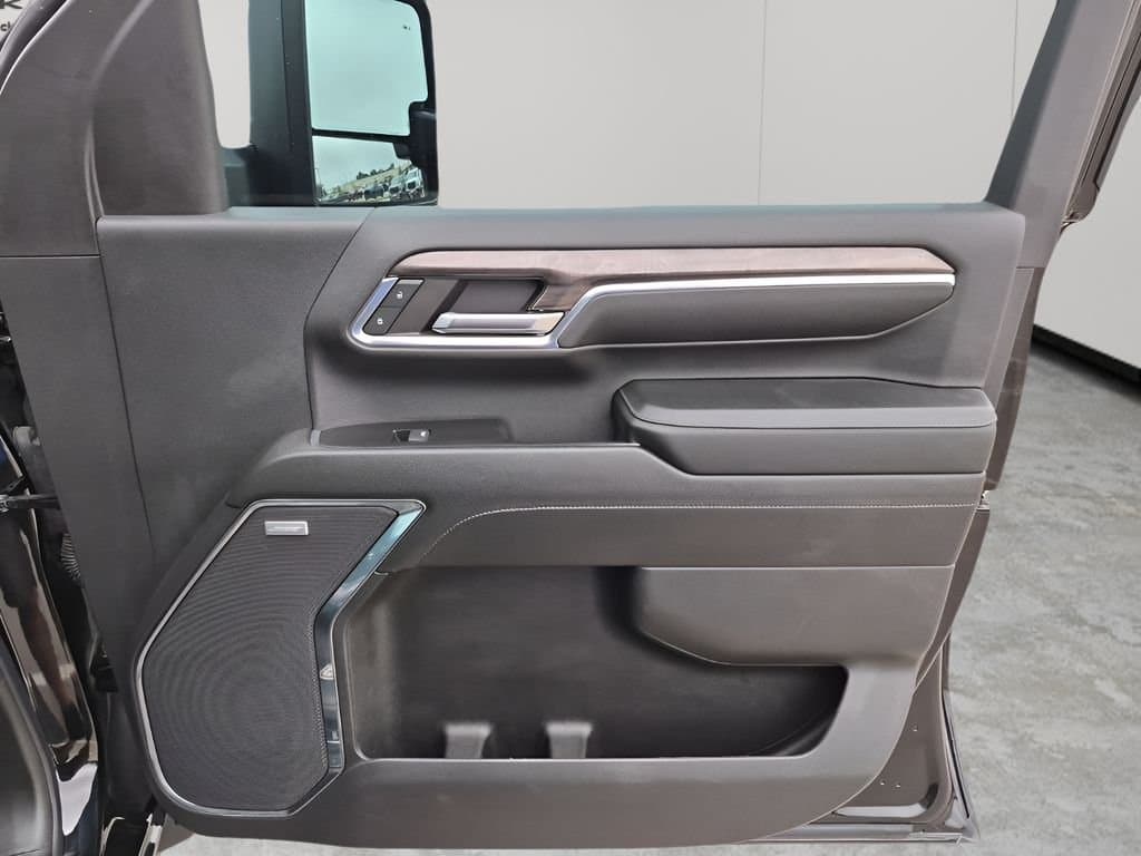 2024 Chevrolet Silverado 2500HD - Image 13