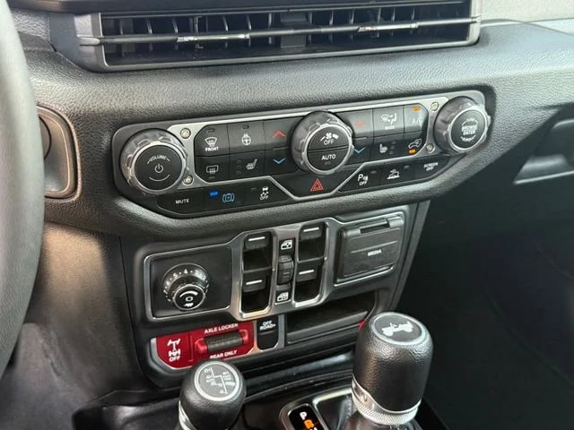 2024 Jeep Wrangler - Image 19
