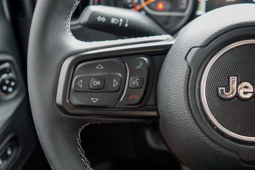 2025 Jeep Wrangler - Image 21