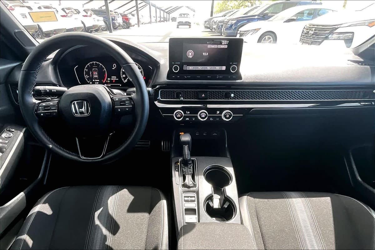 2025 Honda Civic - Image 15
