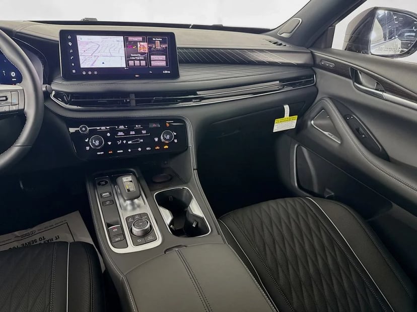2027 INFINITI QX60 - Image 28