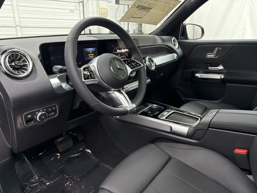 2026 Mercedes-Benz GLB - Image 44