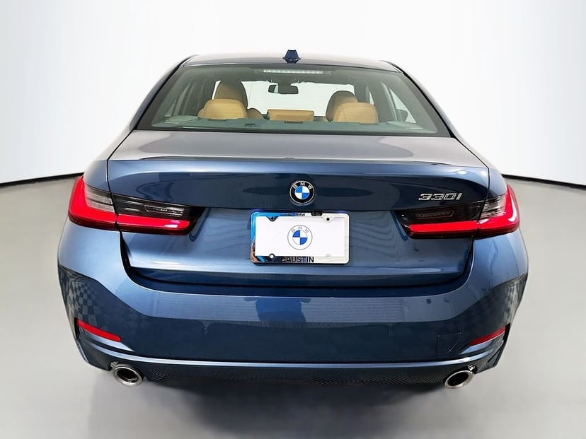 2025 BMW 3 Series - Image 6