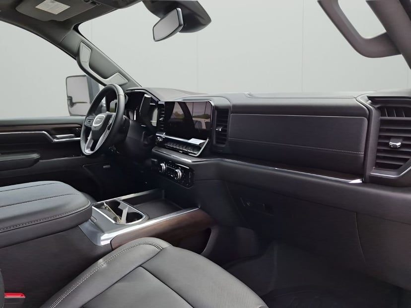 2024 GMC Sierra 2500HD - Image 14